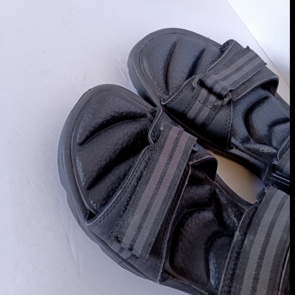 🖤 New Balance Mens Velcro Strap Sandals Black 11 Foam Footbed - Picture 4 of 12